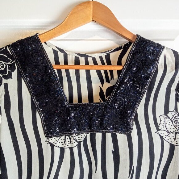 Handmade Beaded Silk Embroidered Lace Ao Dài - Picture 3 of 5